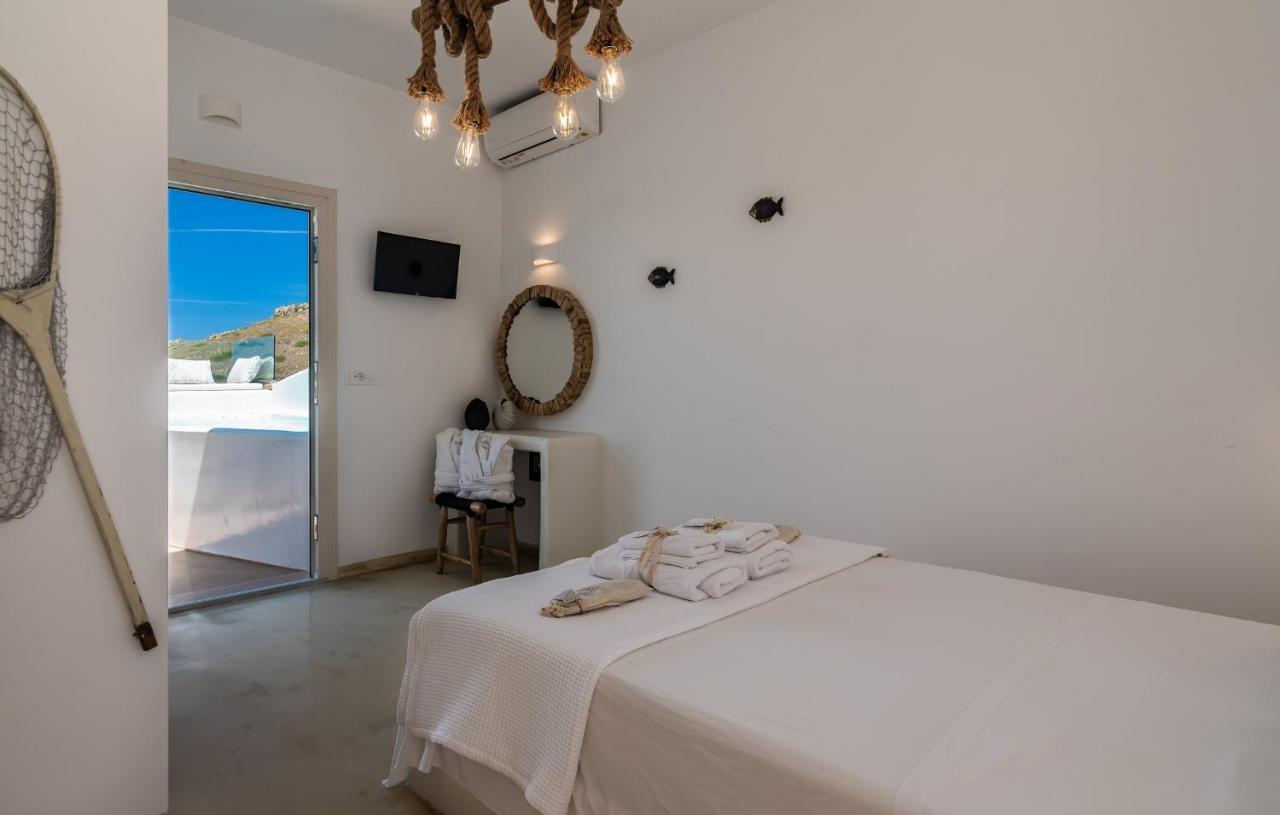Geomilos Deluxe Rooms Triovasalos Exterior photo