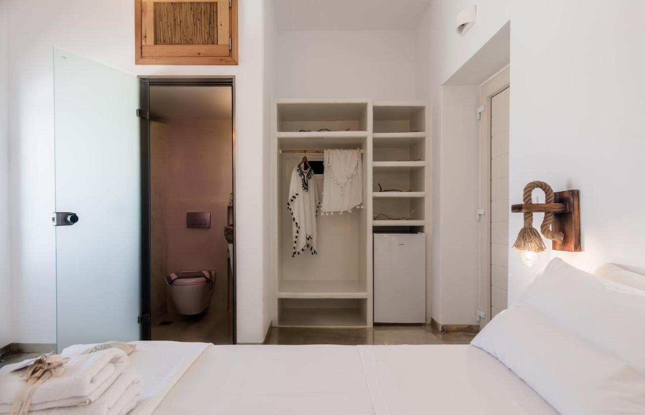 Geomilos Deluxe Rooms Triovasalos Exterior photo