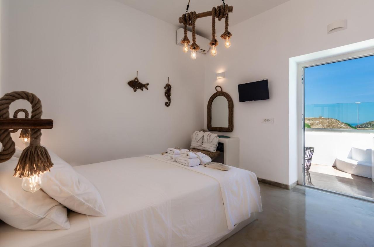 Geomilos Deluxe Rooms Triovasalos Exterior photo
