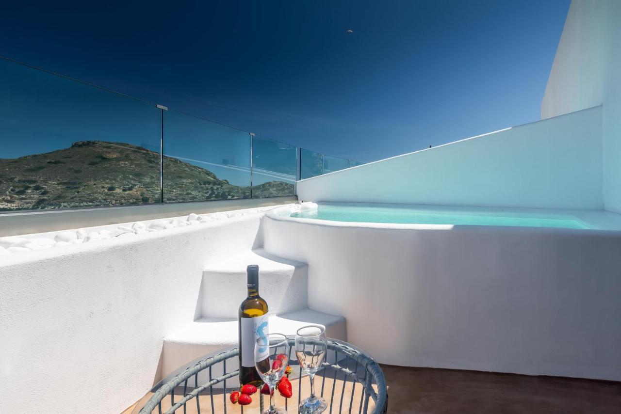 Geomilos Deluxe Rooms Triovasalos Exterior photo