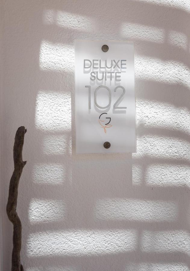 Geomilos Deluxe Rooms Triovasalos Exterior photo