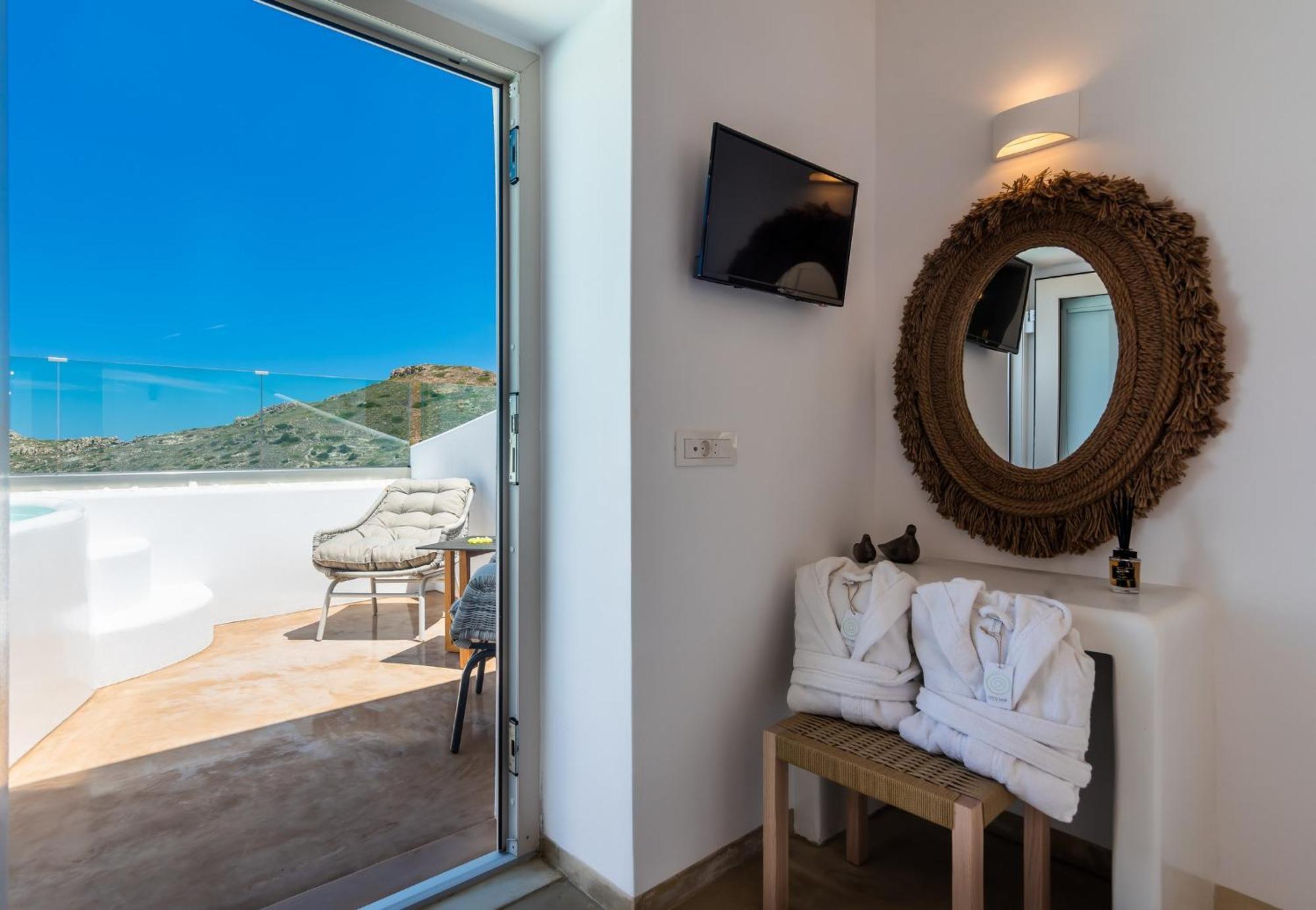 Geomilos Deluxe Rooms Triovasalos Exterior photo