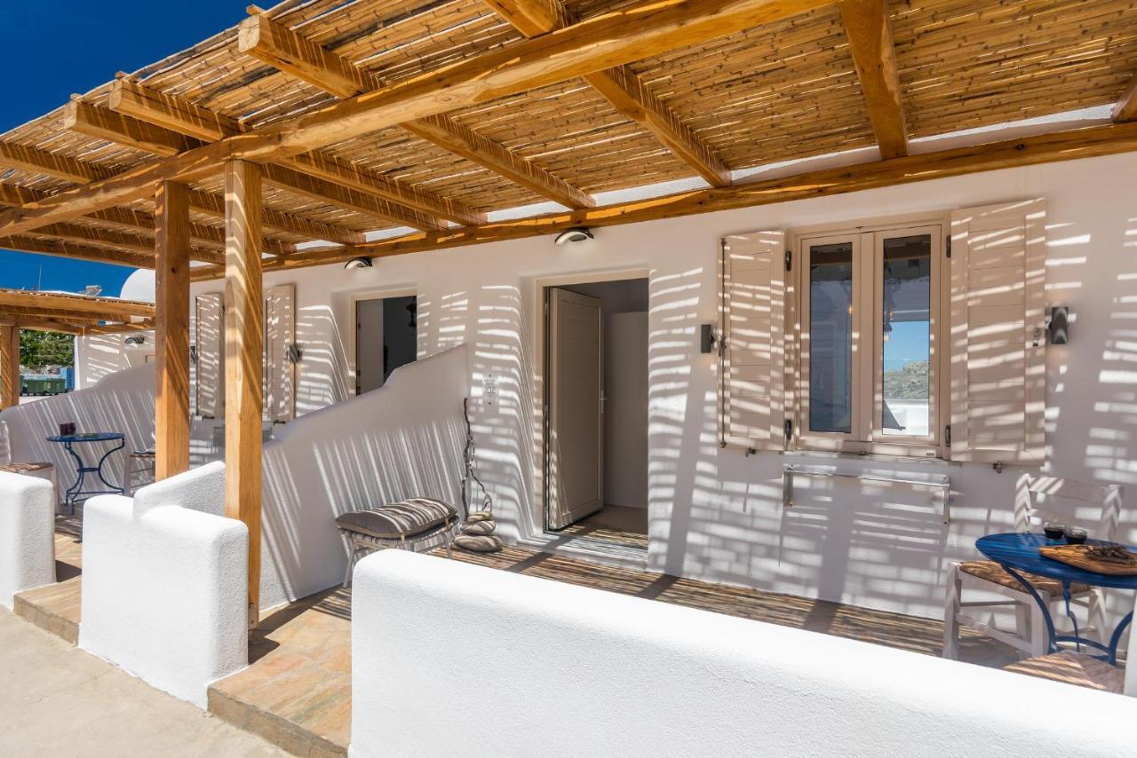 Geomilos Deluxe Rooms Triovasalos Exterior photo