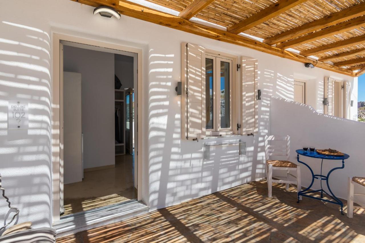 Geomilos Deluxe Rooms Triovasalos Exterior photo