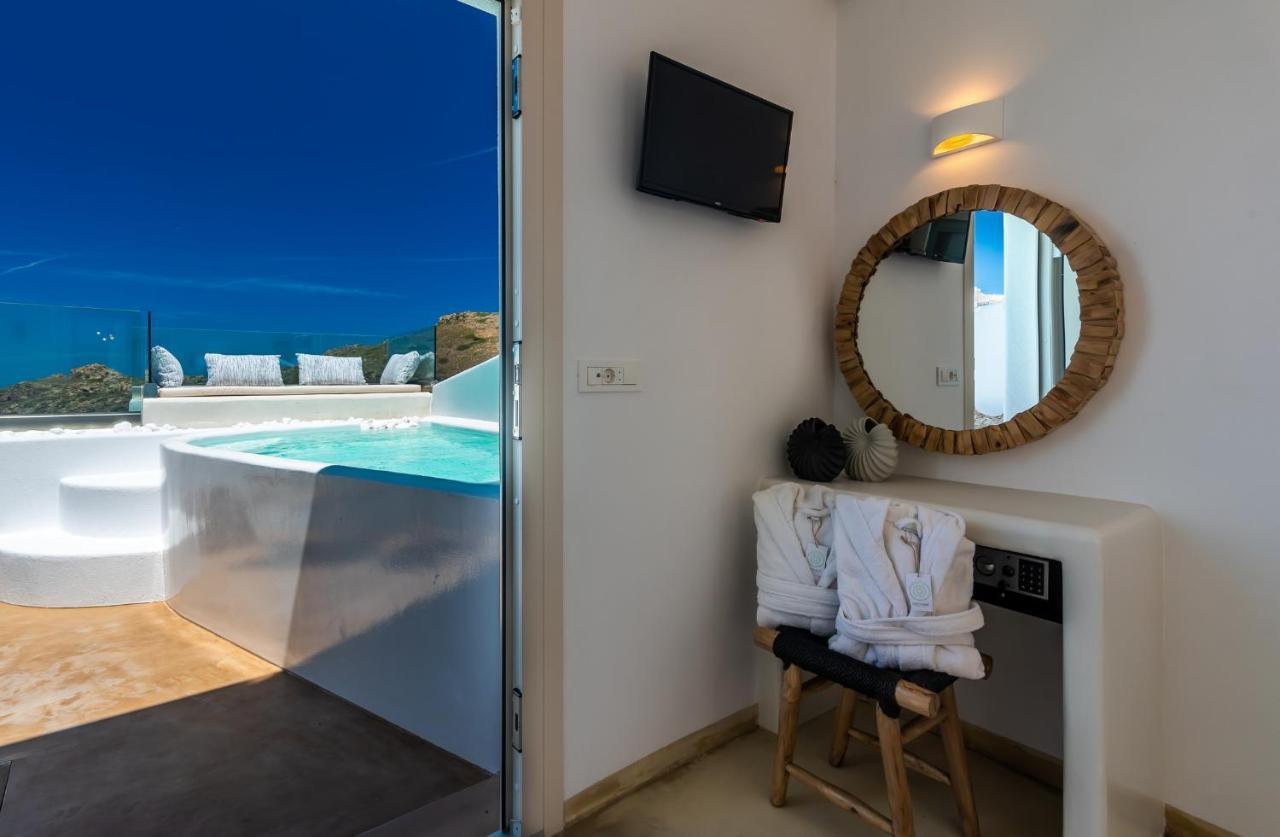 Geomilos Deluxe Rooms Triovasalos Exterior photo